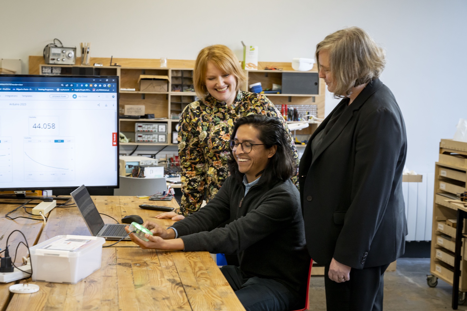 Madeleine, Miguel and Helena in the Fab Lab.